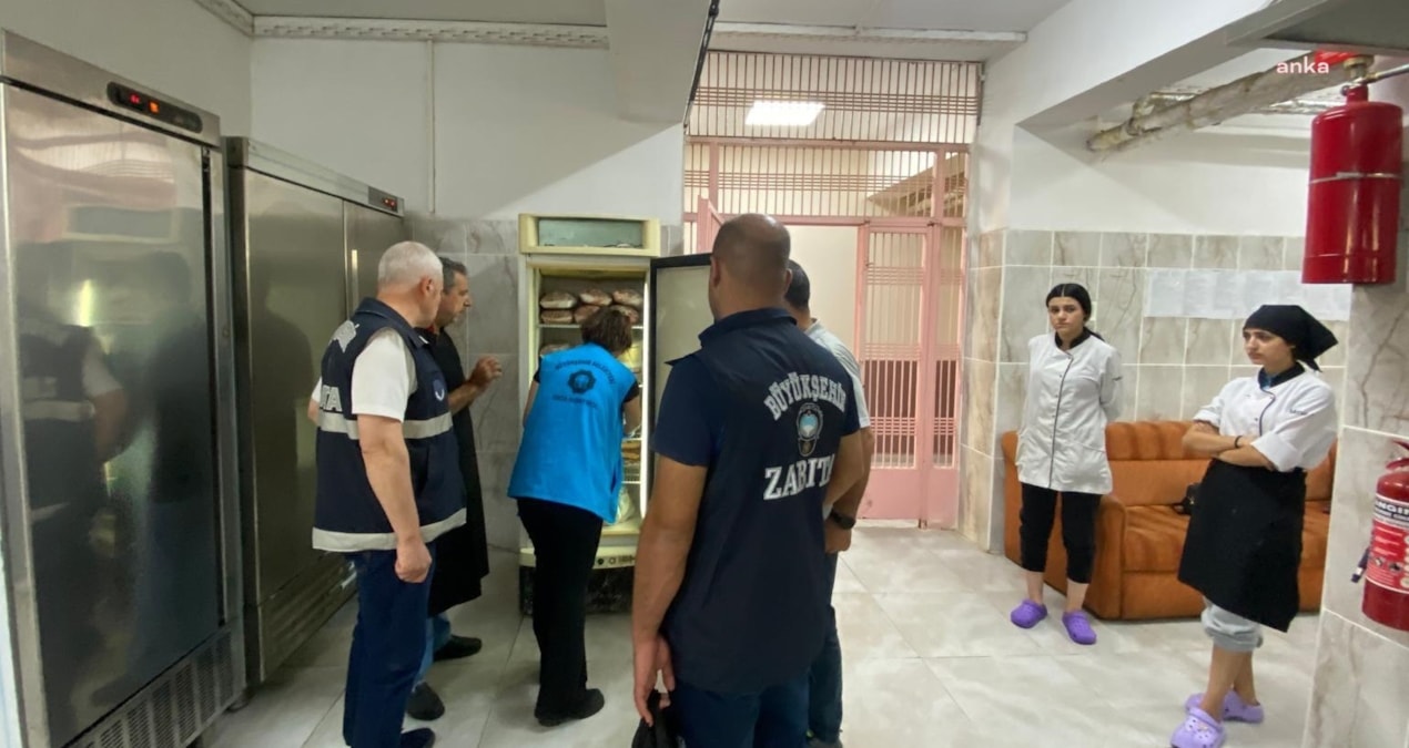 Öğrencilere tarihi geçmiş et yedireceklermiş