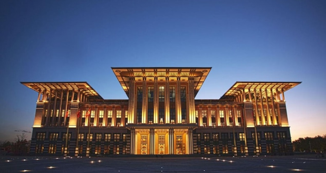 Saray bir ayda 500 milyonu yuttu