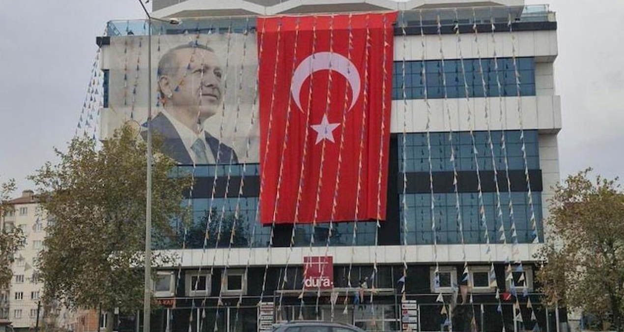 10 Kasım’da bir poster skandalı daha: Erdoğan’a yer var, Atatürk’e yok!