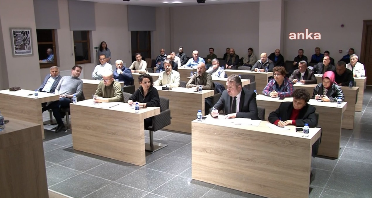 AKP’li üyeler davete katılmadı: Belediye Meclisi karıştı