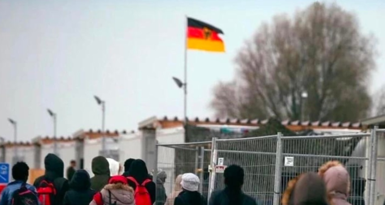 Almanya’da hükümet düştü Türk kaçaklar kurtuldu