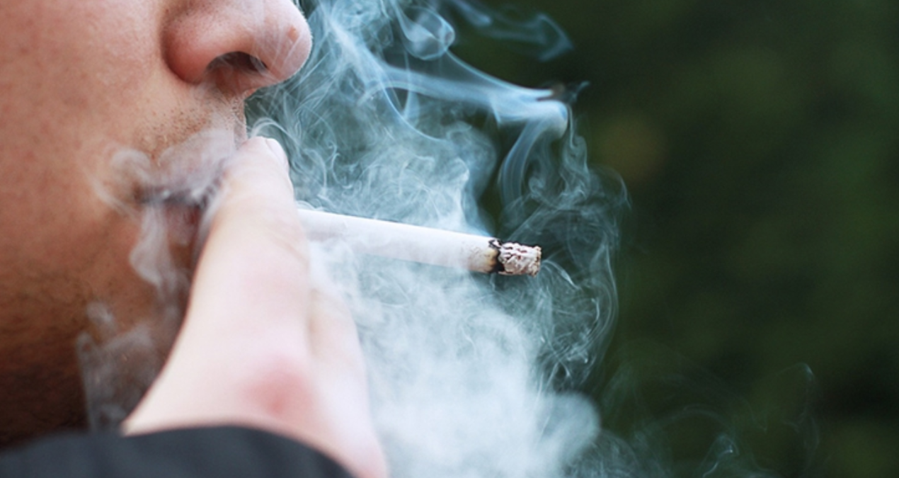 Artık sigara içmeyen kişiler de tehlikede: Kanser riski artıyor