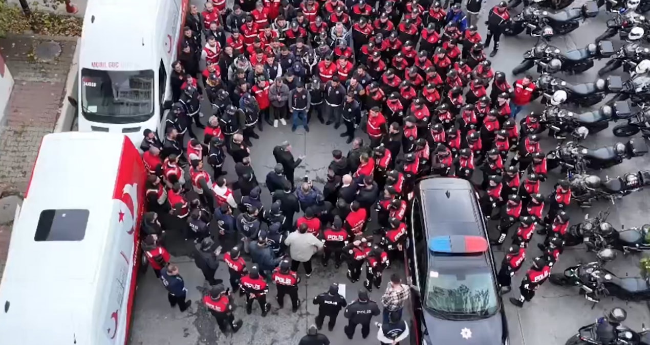 Bakan Yerlikaya: 242 düzensiz göçmen yakalandı