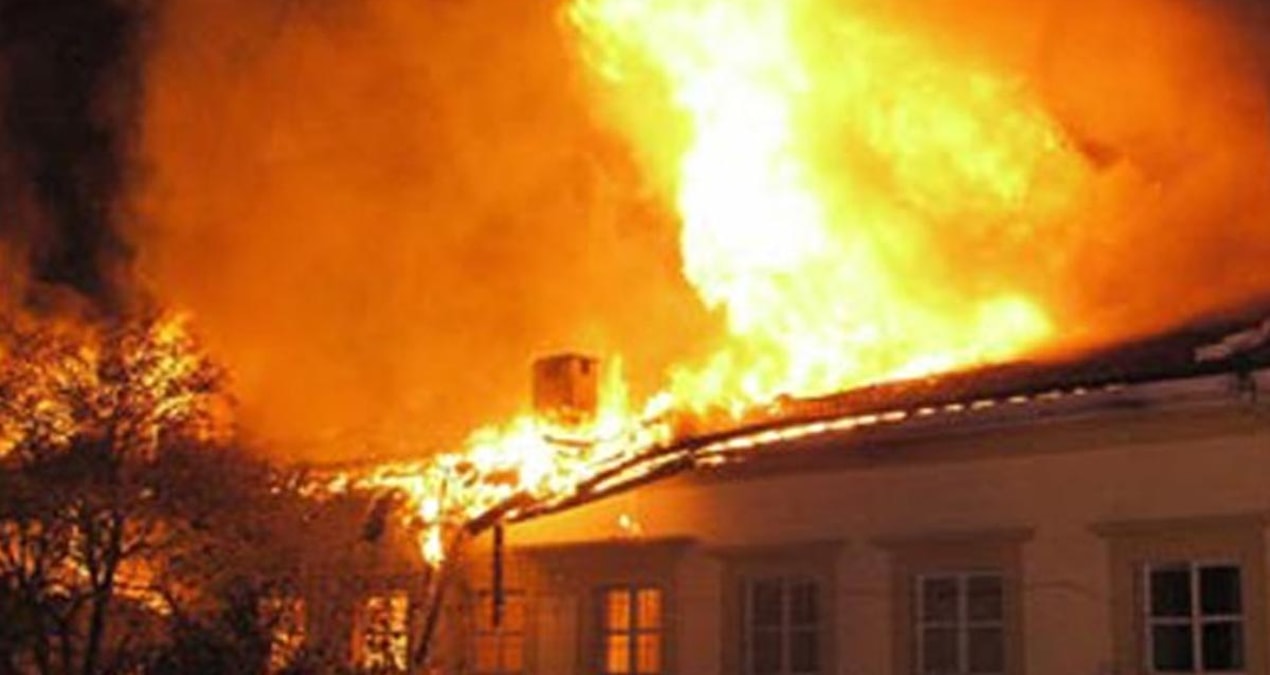 Bilecik’te çıkan yangında iki ev kullanılamaz hale geldi