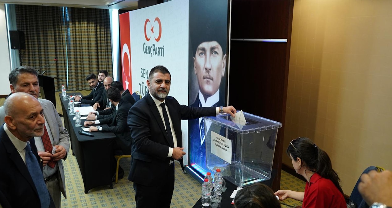 Genç Parti’de Uzan dönemi bitti