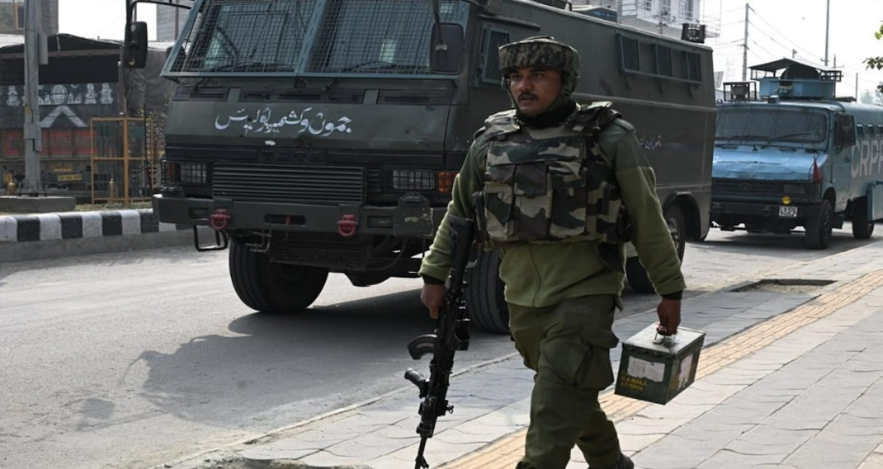 İki ülkenin arasında kalan bölgede hedefini şaşıran bomba 11 kişiyi yaraladı