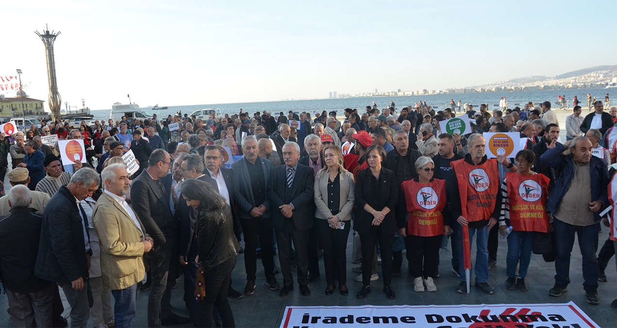 İzmir’de kayyum protestosu