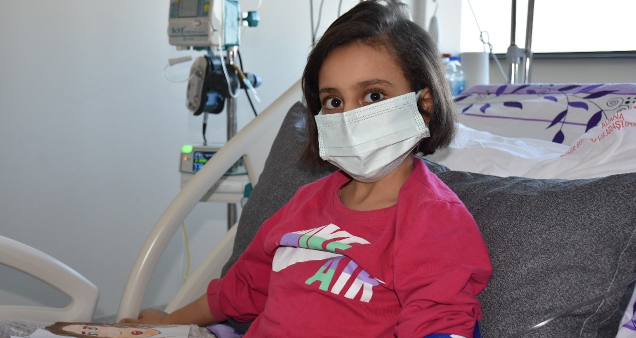 Küçük Semanur kardeşinin iliğiyle hayata tutundu