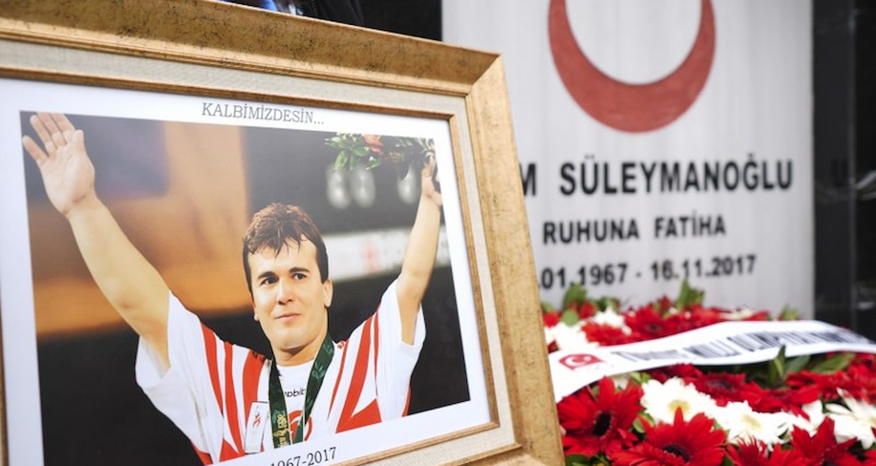 Naim Süleymanoğlu, vefatının 7. yılında kabri başında anıldı