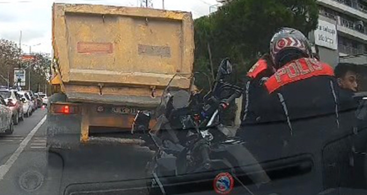 Polisten kaçmaya çalıştı: Kırmızı ışıkta sıkıştı