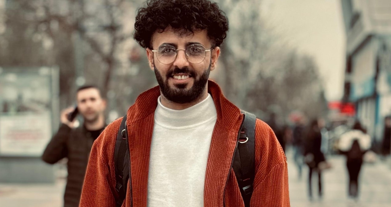 Protestoyu çeken muhabirin gazetesi basıldı, ters kelepçe yapıldı