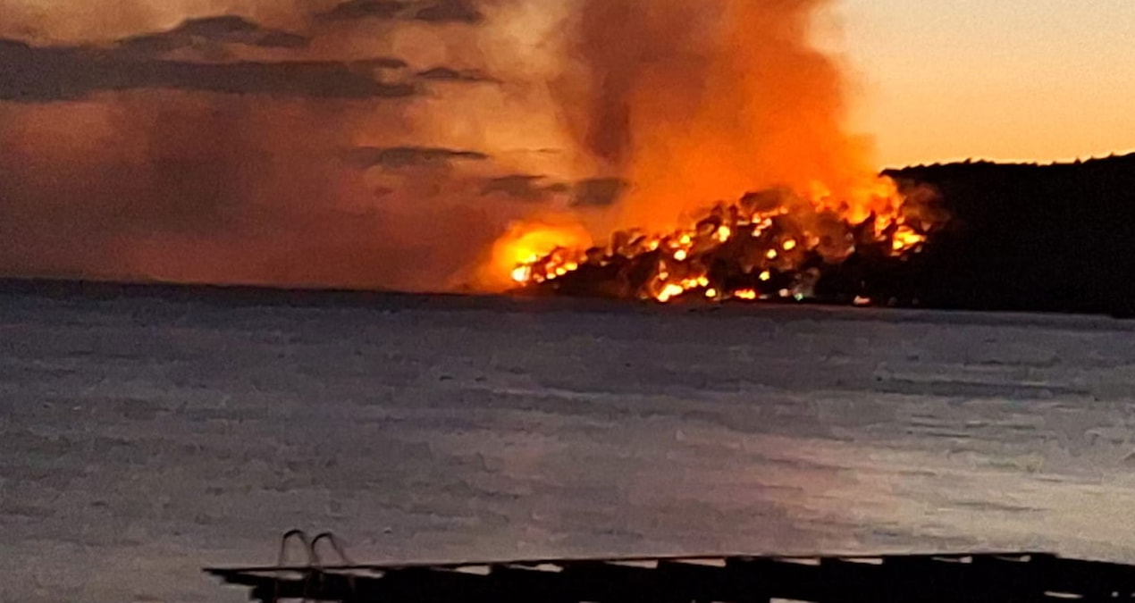 Saros Körfezi kıyısında orman yangını