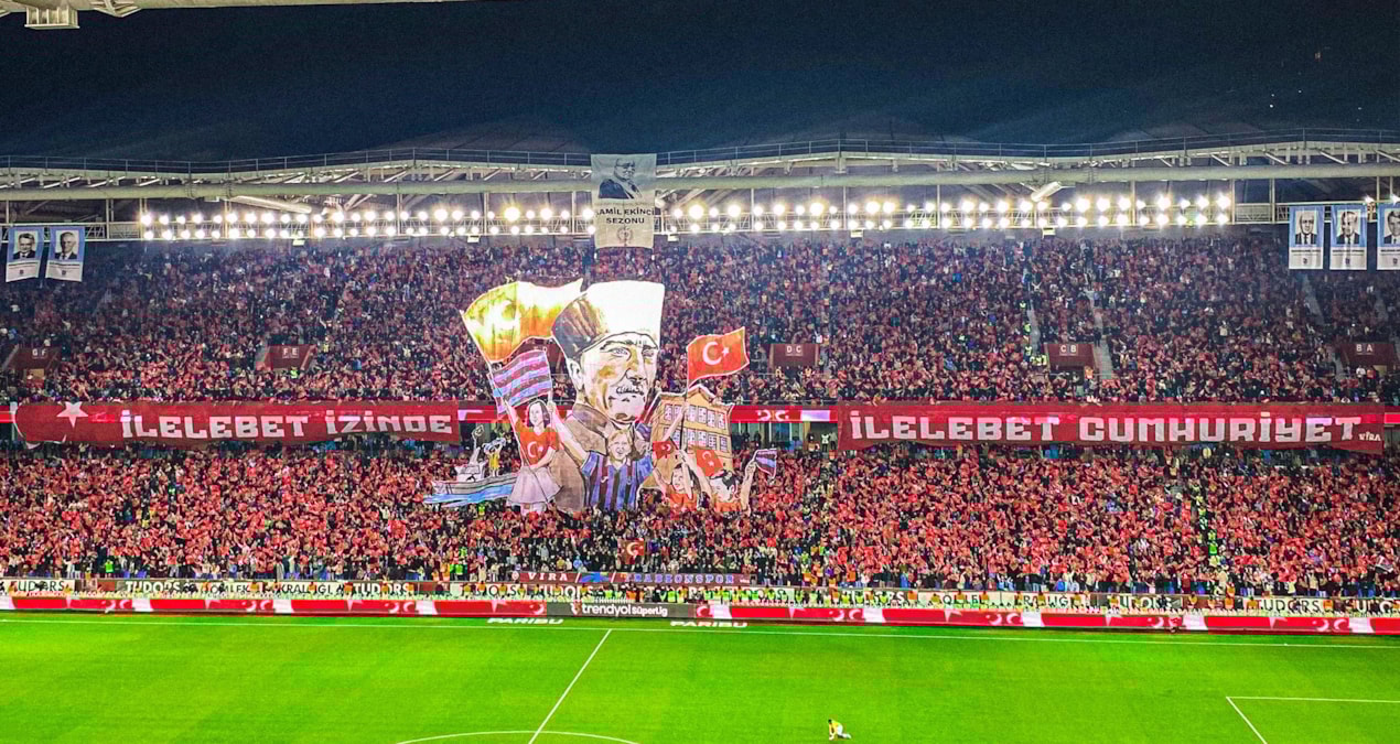 Trabzonspor’dan Atatürk koreografisi: İlelebet Cumhuriyet!