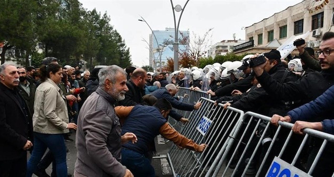 Valilikten kayyum protestolarına önlem: İkinci bir emre kadar yasaklandı