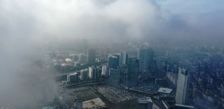 İstanbul’da Sis ve Hava Kirliliği Uyarısı: Bu 6 Bölgeye Dikkat!