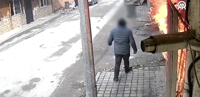 Kundaklama şüphelisi babayı ikna etmek 24 saatten fazla sürdü! Yüzbaşının devreye girmesiyle teslim oldu